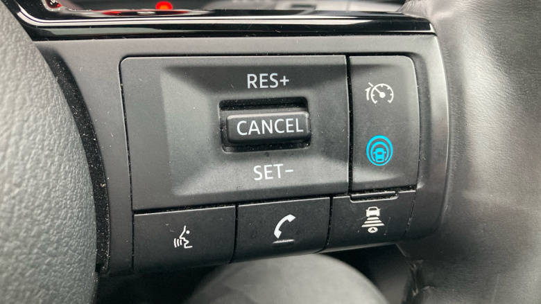 Nissan Qashqai 1.3 DiG-T MH Tekna 5dr Petrol Hatchback